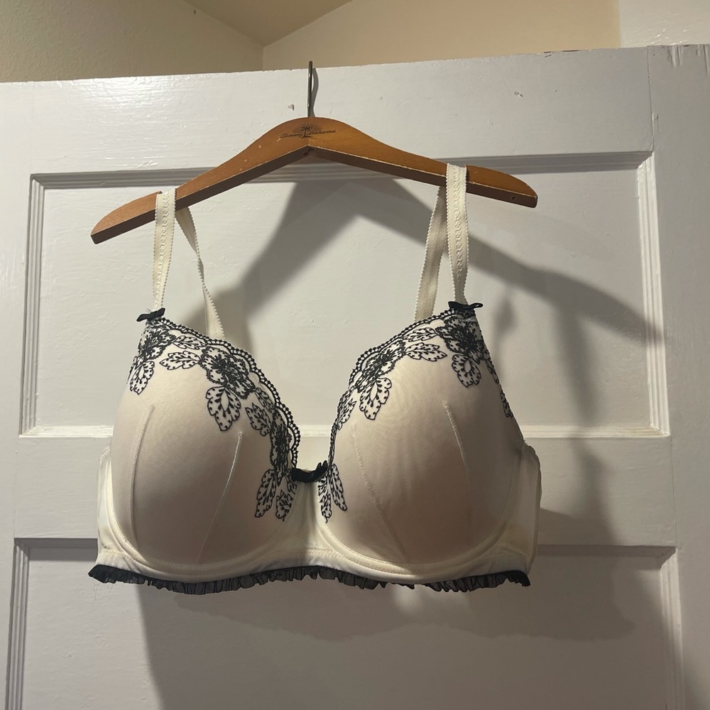 Adore Me White and Black Bra size 42D.